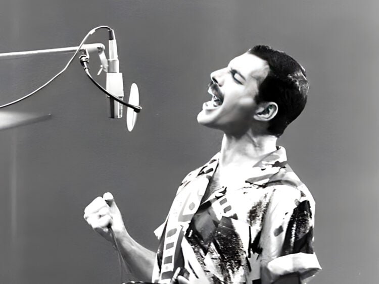 If You Want to Be Number One, Then Number Two Isn’t Enough’: Freddie Mercury’s Explosive Perfectionism Behind the Scenes – David Wigg Reflects on a Shattered Mirror, a Broken Mic, and the Uncompromising Drive of a Rock Legend