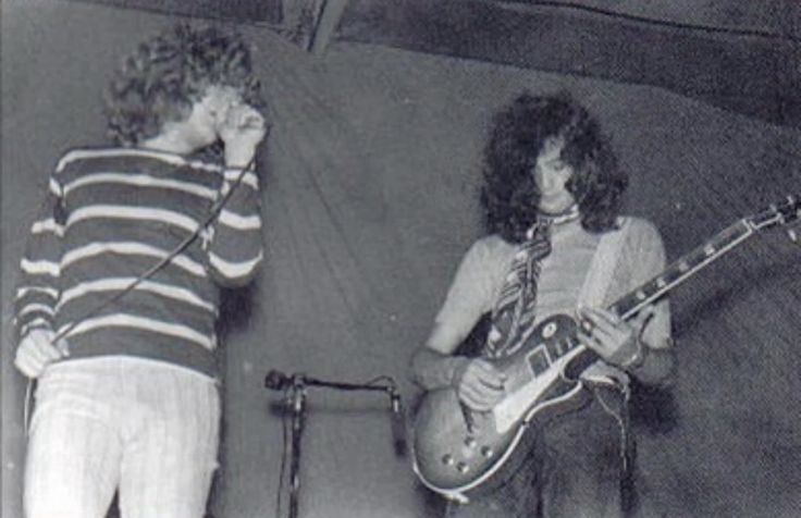 Title: “Echoes of Brotherhood: The Enduring, Unspoken Bond Between Robert Plant and Jimmy Page”